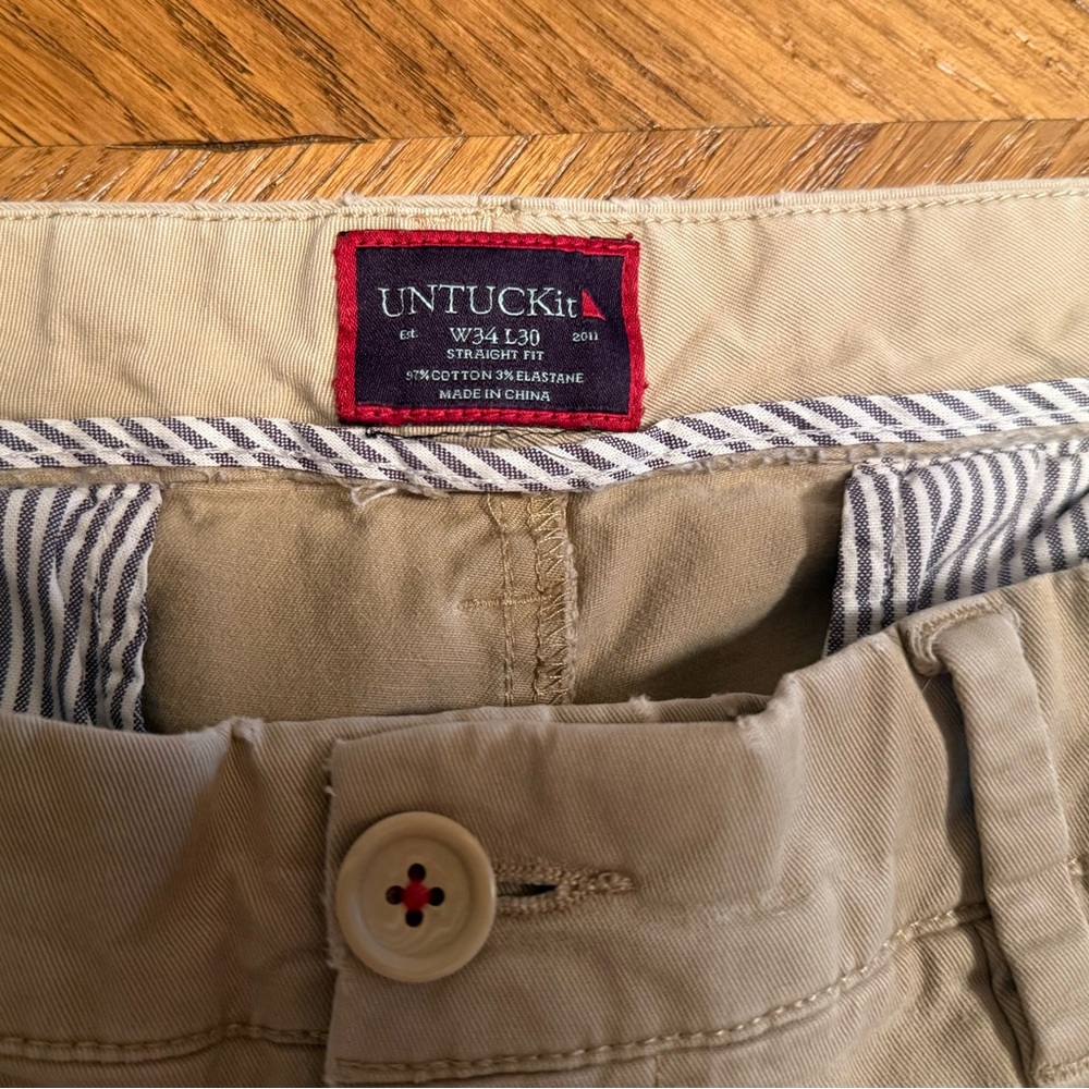 Untuckit, men’s khaki, 34 waist 30 length. Good condition.